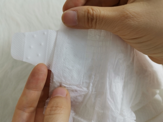 उच्च ग्रेड डिस्पोजेबल सॉफ्ट सुपर सांस लेने योग्य बेबी डायपर अनुभवी
